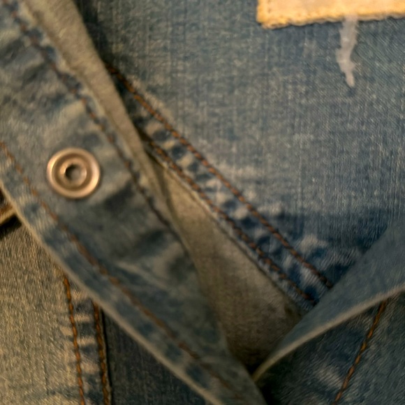 Levi’s Red Tab shirt - Picture 7 of 9